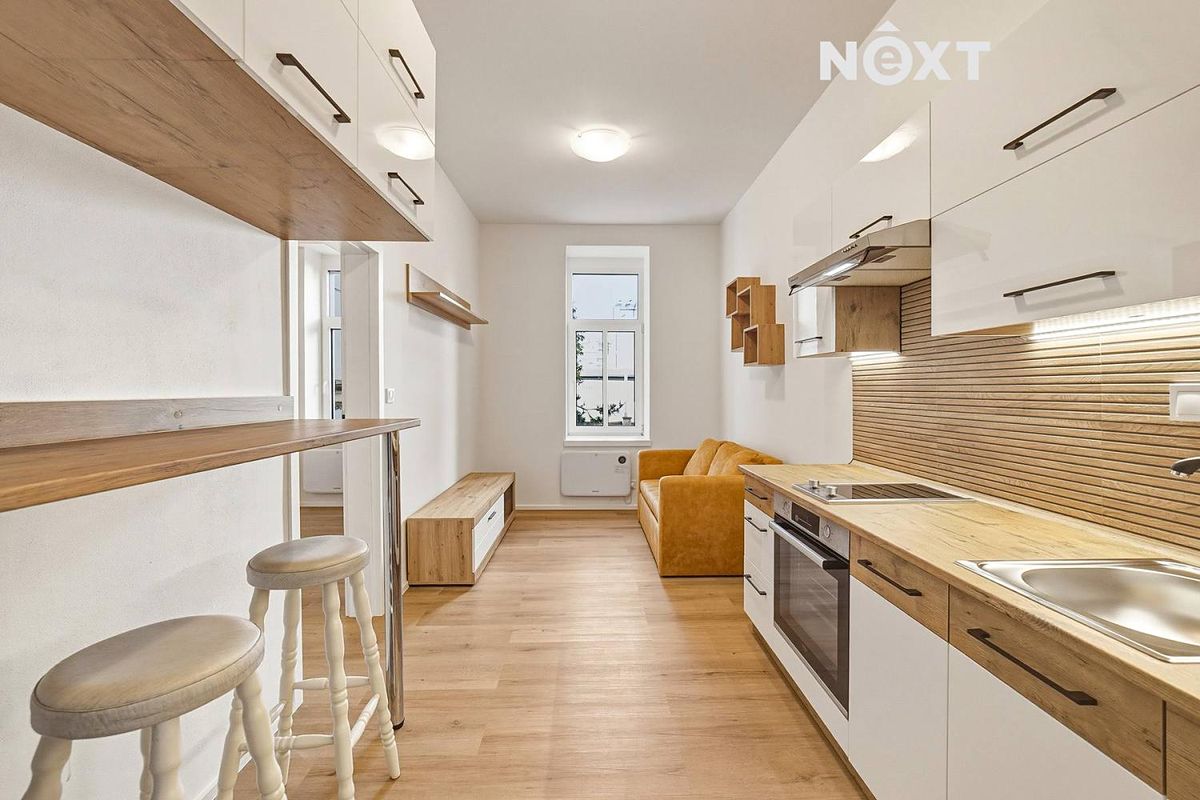 Pronájem bytu 2+kk 34 m², Praha – fotka 1 z 3