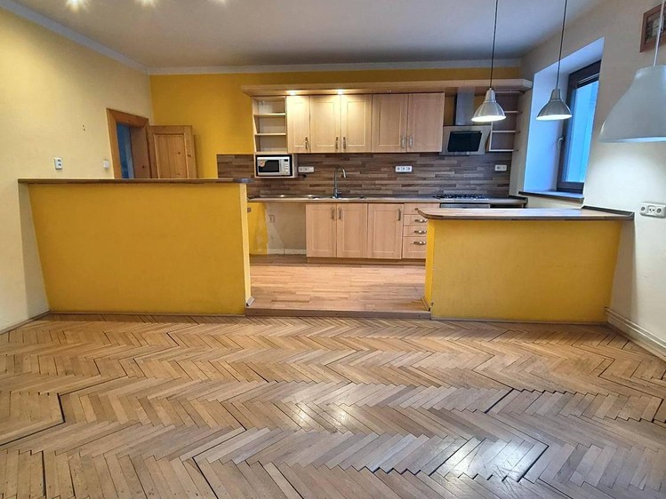 Haus zur Miete, 209 m² (2 von 20)