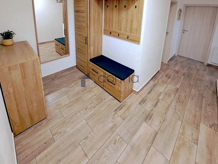 Pronájem bytu 3+kk, 76 m² (7 z 16)