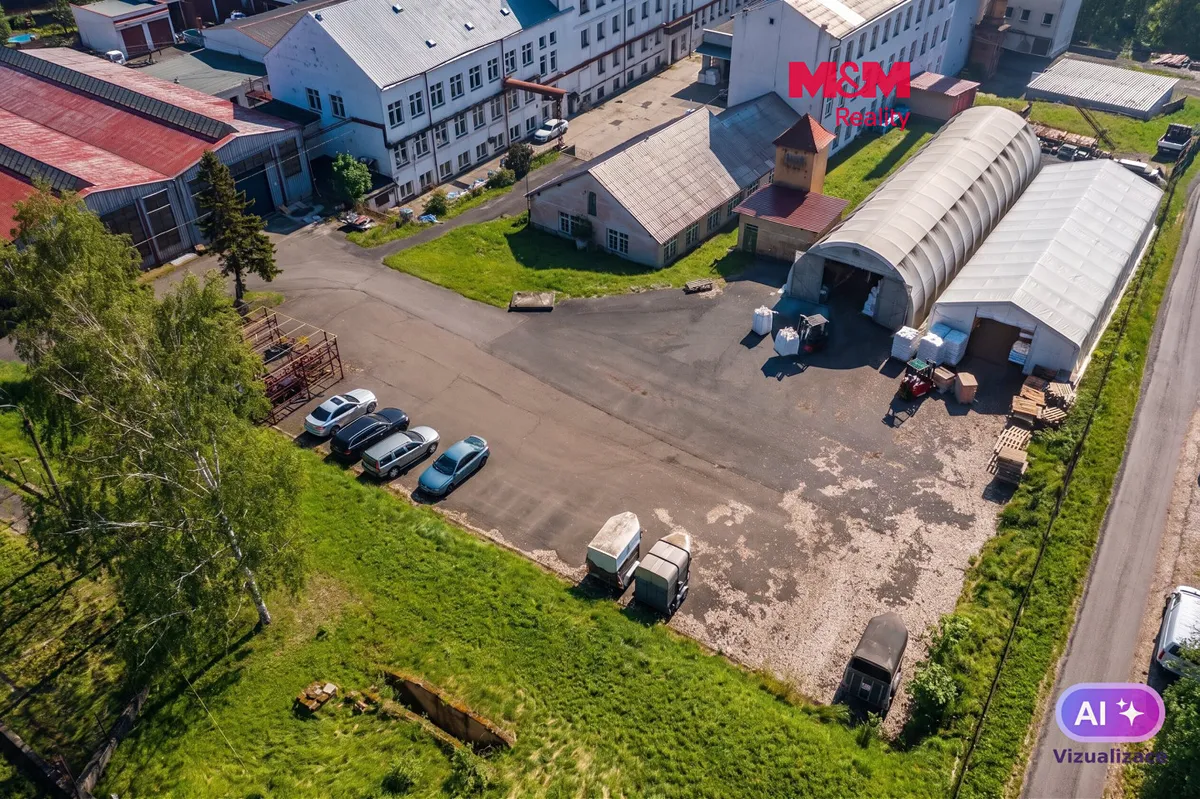 Pronájem komerčního pozemku 700 m²