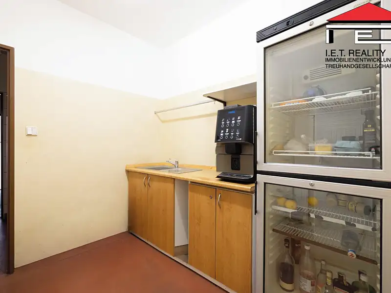 Prodej výrobní haly, prostoru 1821 m², Borotice – náhled fotky 3