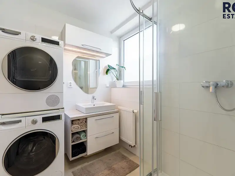 Pronájem bytu 3+kk 83 m², Zastávka – náhled fotky 3