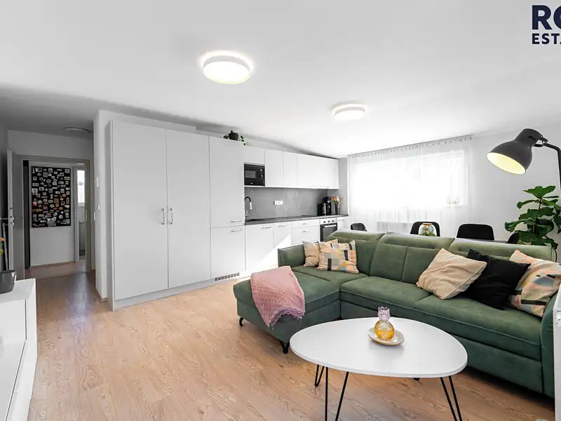 Pronájem bytu 3+kk 83 m², Zastávka – náhled fotky 1