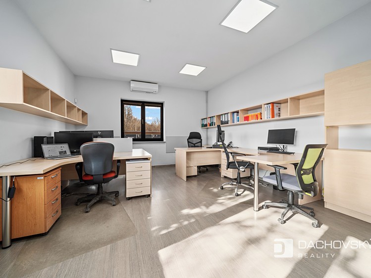 Prodej komerčního prostoru, 374 m² (28 z 52)