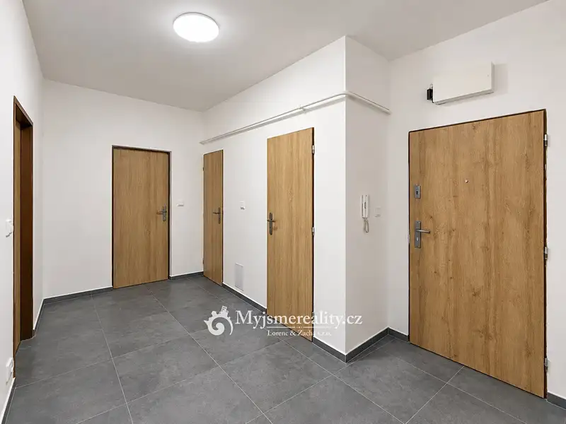 Pronájem bytu 2+1 60 m², Znojmo – náhled fotky 3