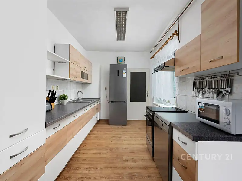 Prodej rodinného domu 220 m², pozemek 500 m², Oslavany – náhled fotky 1