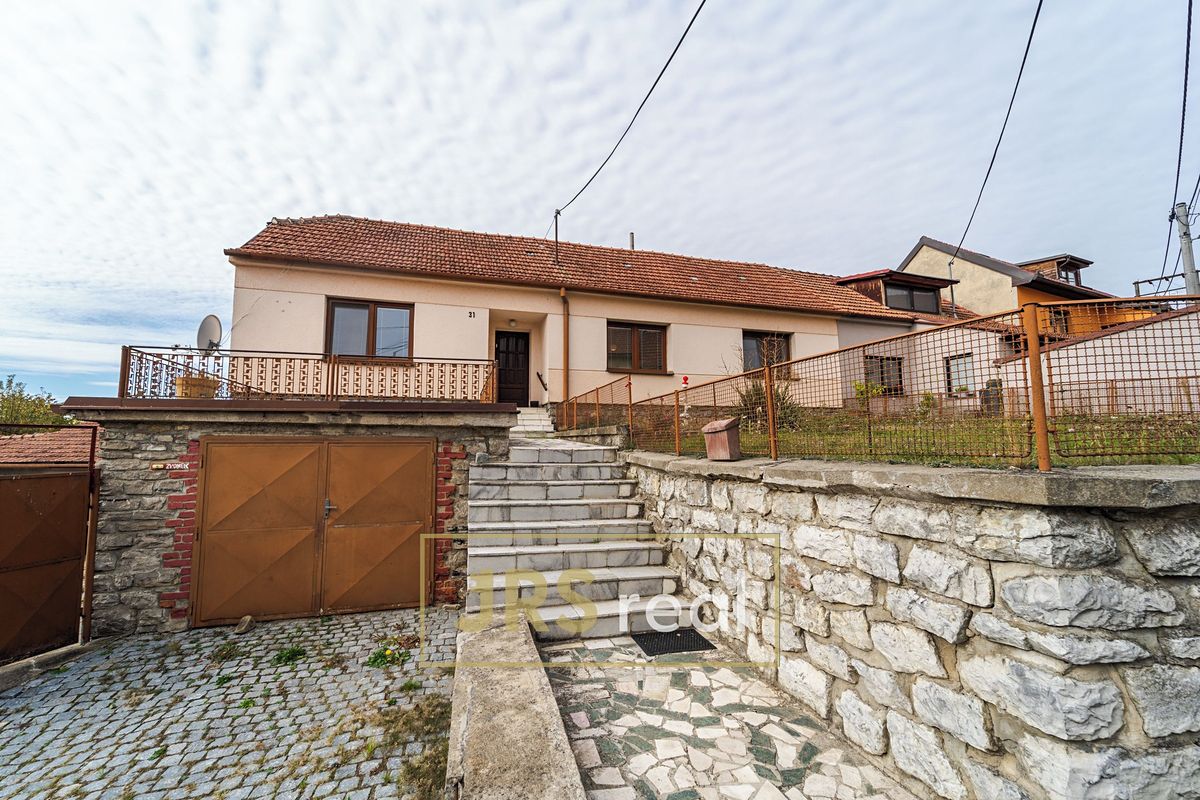Prodej rodinného domu 190 m², pozemek 345 m², Březina – fotka 1 z 3