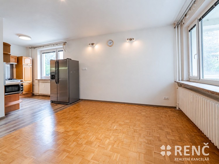 Pronájem bytu 3+kk, 74 m² (2 z 17)