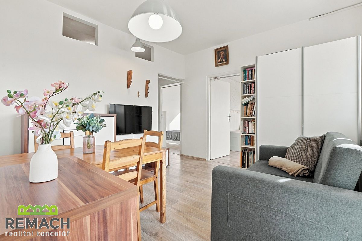 Prodej bytu 3+1 58 m², Zlín – fotka 1 z 3