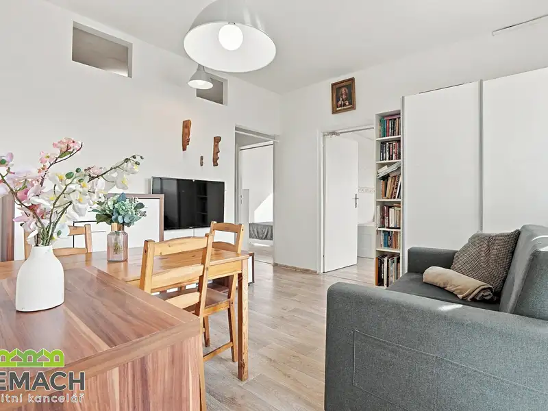 Prodej bytu 3+1 58 m², Zlín – náhled fotky 1