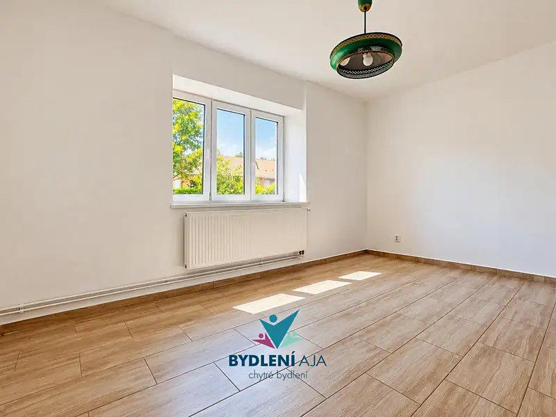 Prodej bytu 2+1 60 m², Tisá – náhled fotky 2