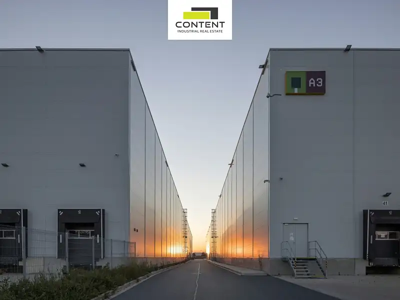 Pronájem výrobní haly, prostoru 2000 m², Kozomín – náhled fotky 3