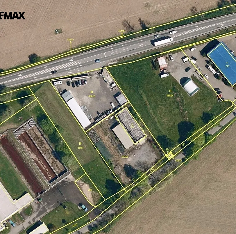 Prodej komerčního pozemku 2836 m²