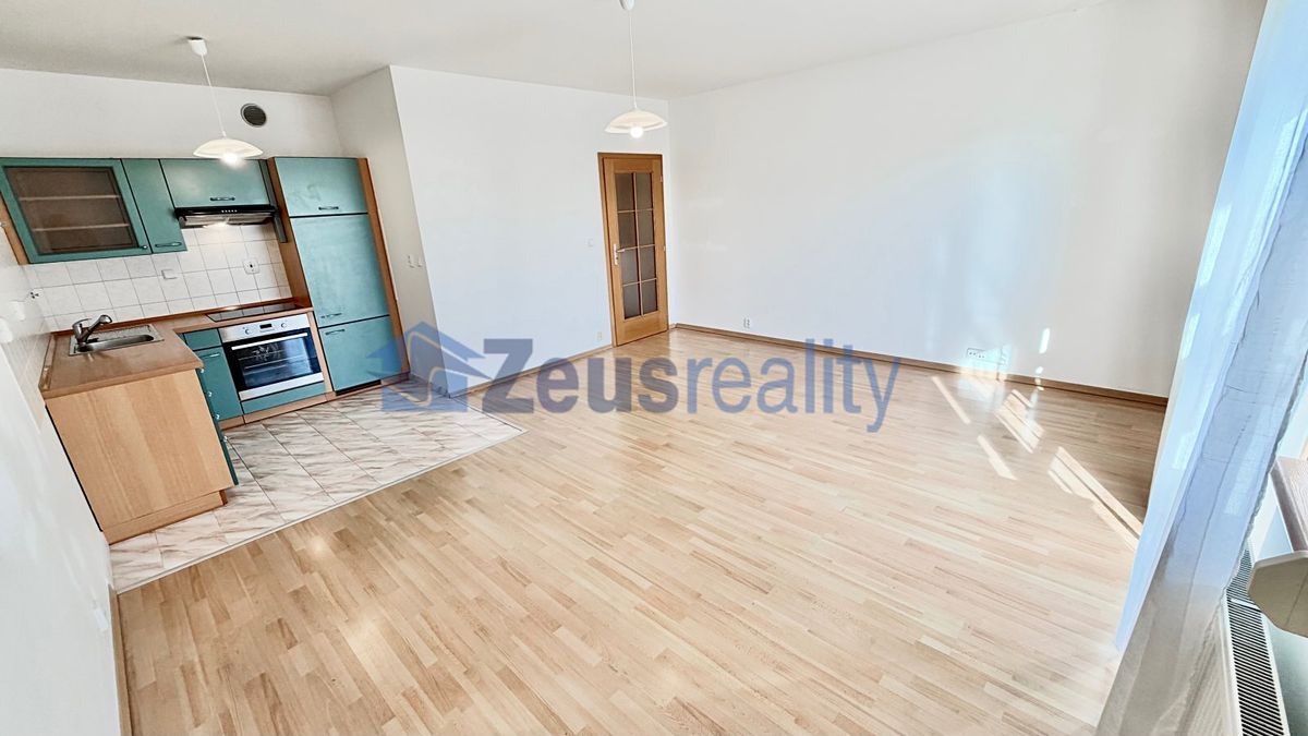 Pronájem bytu 1+kk 39 m², Praha – fotka 1 z 3