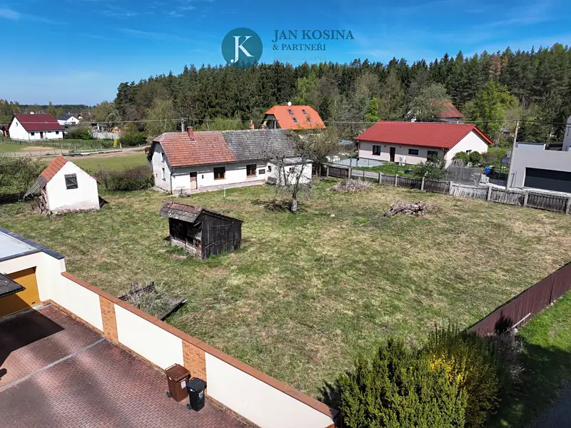Prodej stavebního pozemku 1633 m², Mukařov – náhled fotky 1