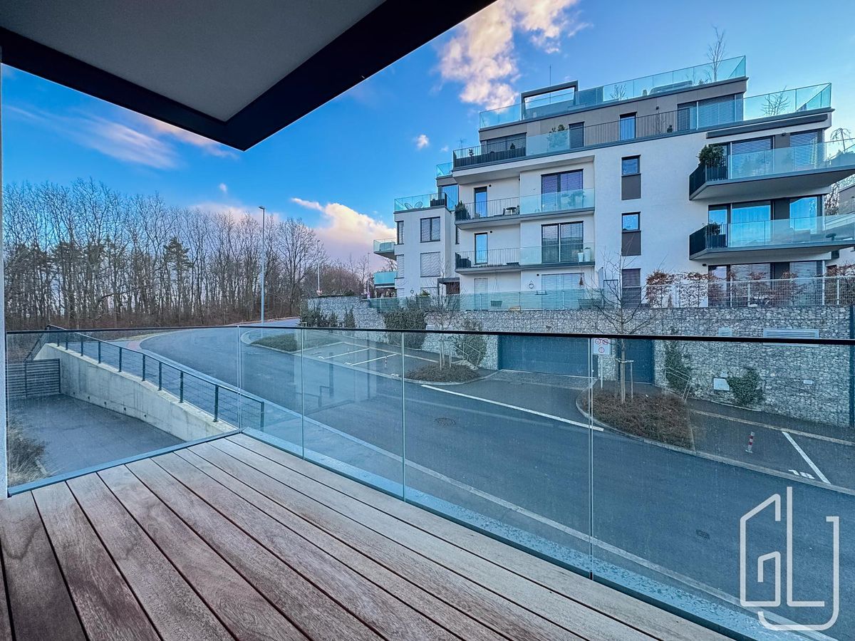 Pronájem bytu 2+kk 61 m² – fotografie 3
