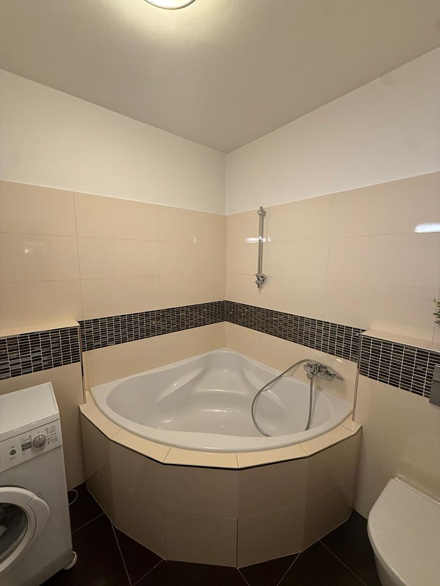 Pronájem bytu 1+kk 40 m² – fotografie 3