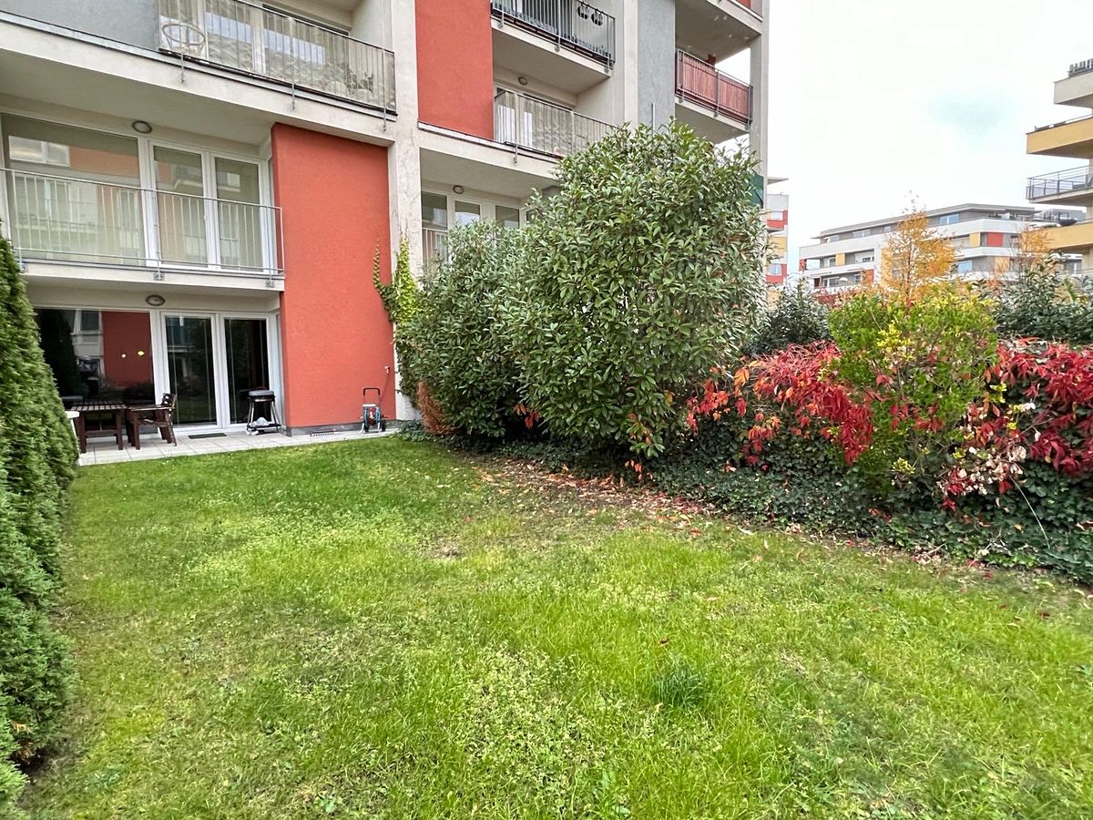 Pronájem bytu 1+kk 40 m², Praha – fotka 1 z 3