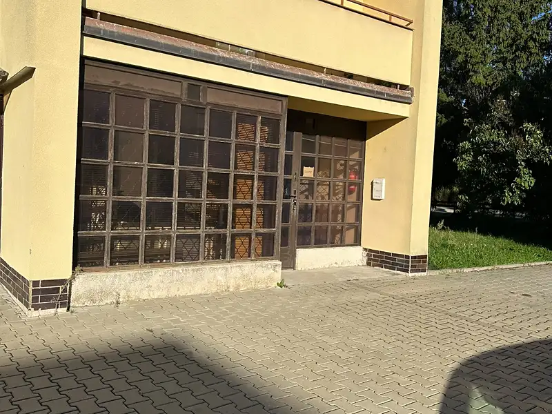 Prodej obchodního prostoru 35 m², Pardubice – náhled fotky 1
