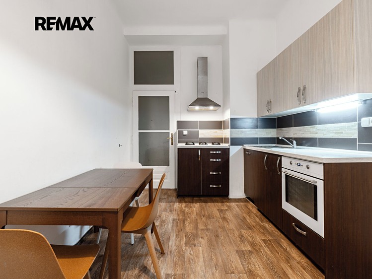 Pronájem bytu 2+kk, 58 m² (10 z 31)