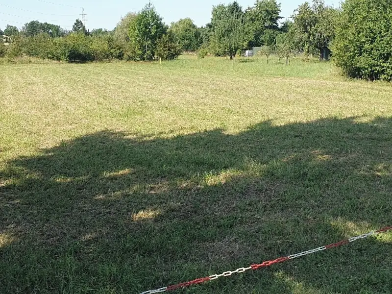 Dražba stavebního pozemku 1191 m², Jičín – náhled fotky 1