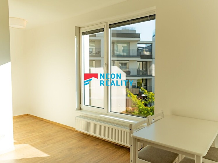 Pronájem bytu 2+kk, 58 m² (6 z 16)