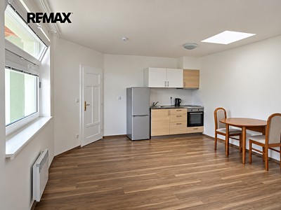 Квартира 1+kk в оренду, 38 м² (2 з 7)
