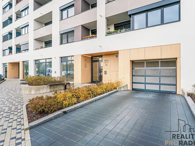 Prodej bytu 4+kk 84 m², Praha – náhled fotky 2