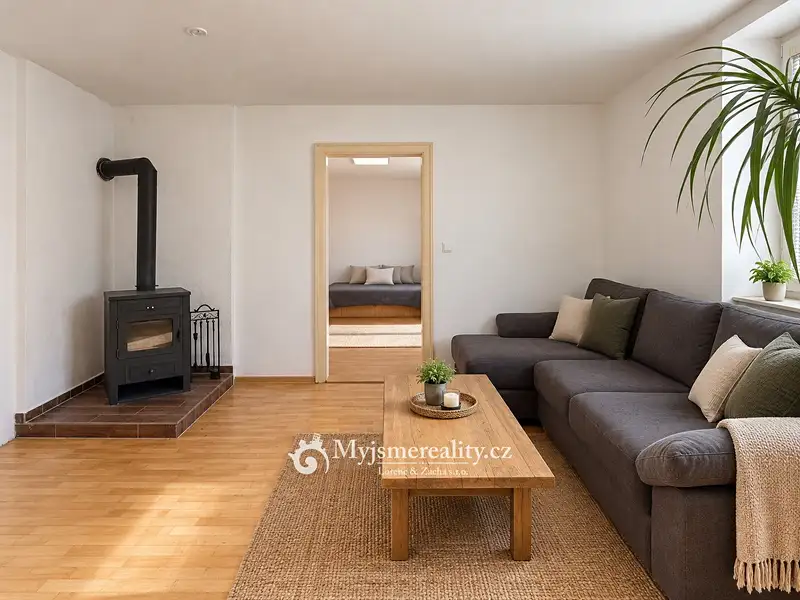 Prodej rodinného domu 193 m², pozemek 816 m², Žerůtky – náhled fotky 3