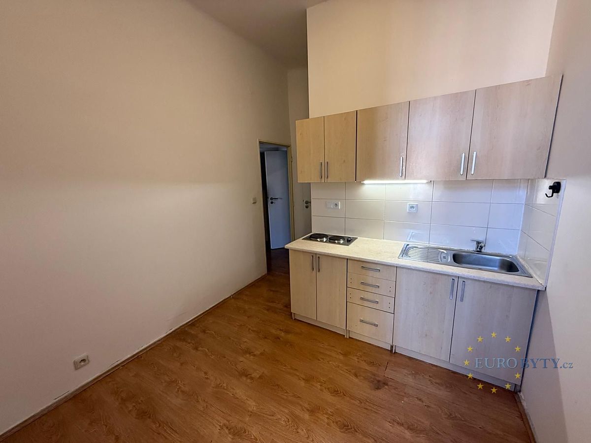 Pronájem bytu 2+kk 37 m²