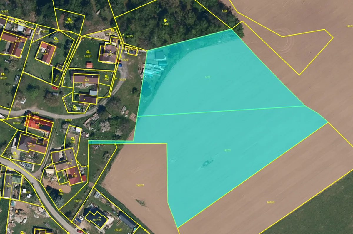 Prodej stavebního pozemku 12376 m²