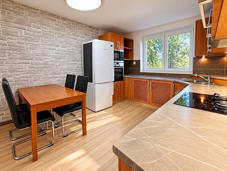 Pronájem bytu 2+1, 58 m² (2 z 18)