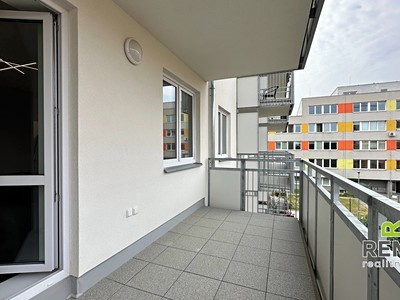Pronájem bytu 2+kk, 57 m² (2 z 11)