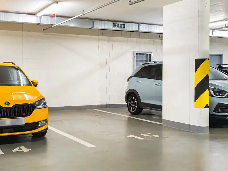 Pronájem garážového stání 18 m², Praha – náhled fotky 1