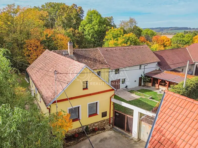 Prodej rodinného domu 245 m², pozemek 641 m², Jinín – náhled fotky 1