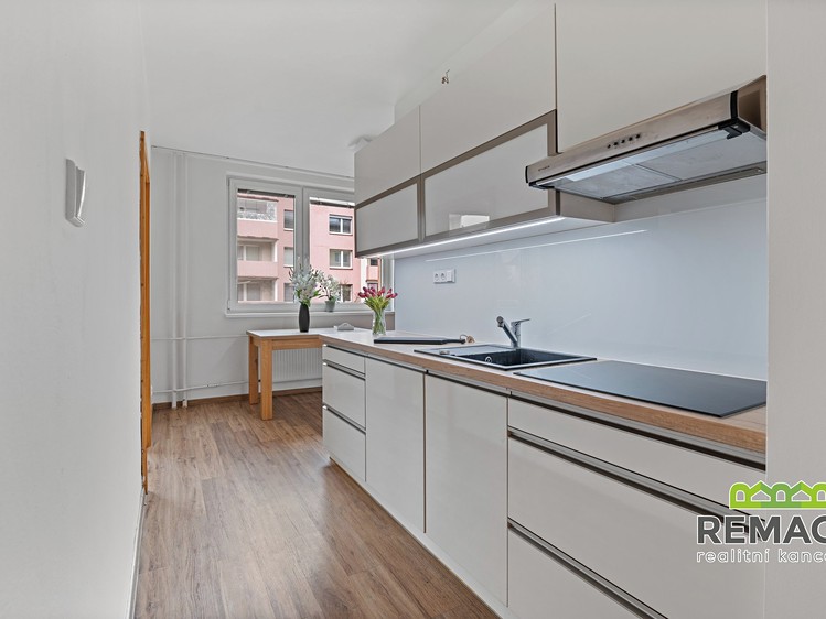 Pronájem bytu 3+1, 76 m² (1 z 15)