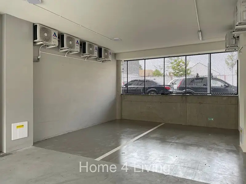 Pronájem garážového stání 18 m², Brno – náhled fotky 2