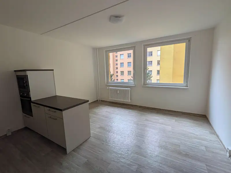Prodej bytu 1+kk 31 m², Praha – náhled fotky 2