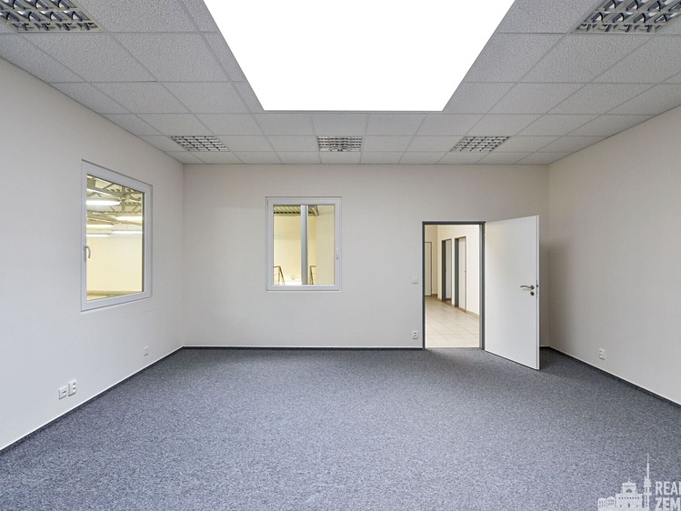 Pronájem komerčního prostoru, 1 395 m² (9 z 11)