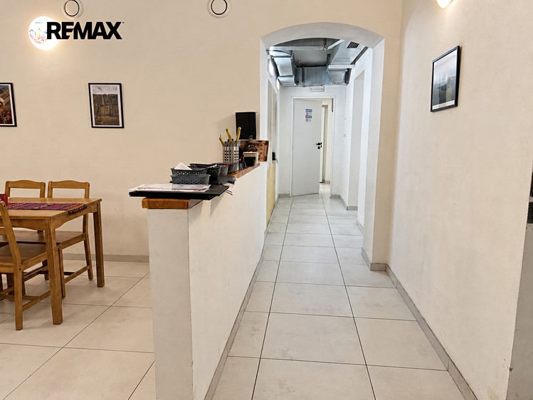 Pronájem komerčního prostoru, 234 m² (8 z 19)