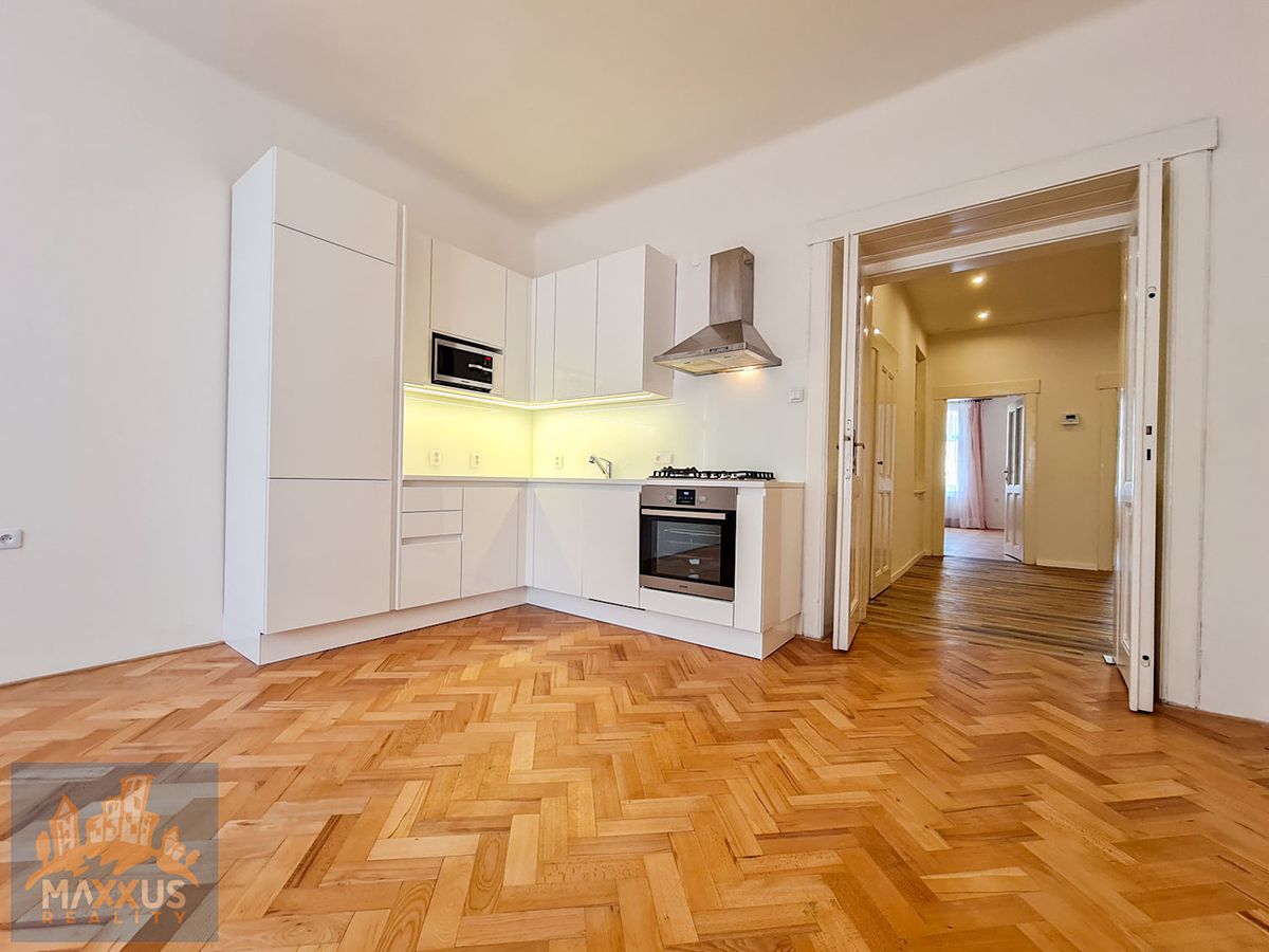 Pronájem bytu 3+kk 84 m², Praha – fotka 1 z 3