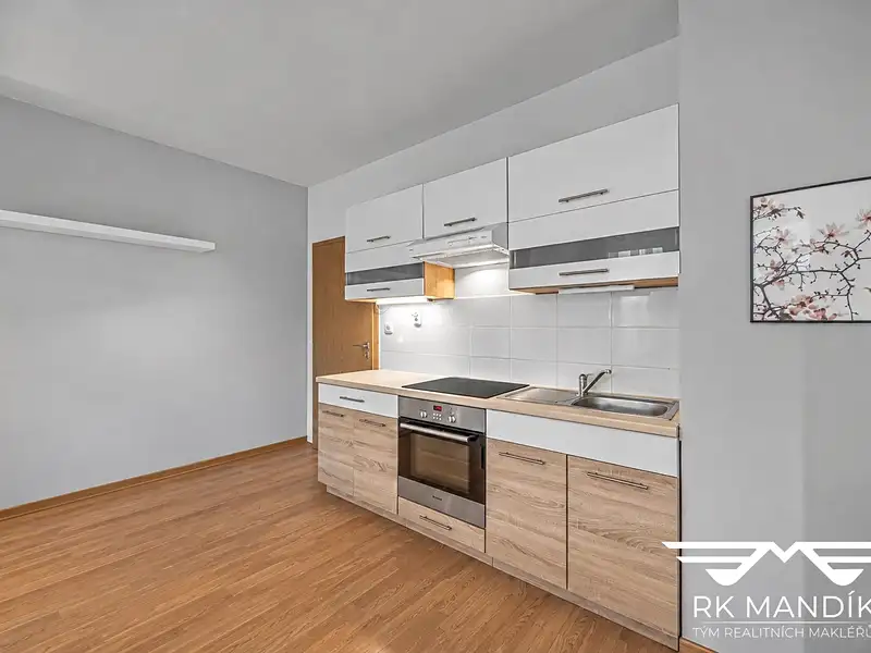 Pronájem bytu 1+kk 30 m², Hostivice – náhled fotky 2