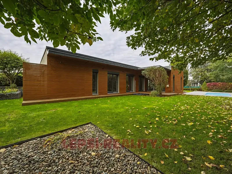 Prodej rodinného domu 174 m², pozemek 932 m², Svémyslice – náhled fotky 1