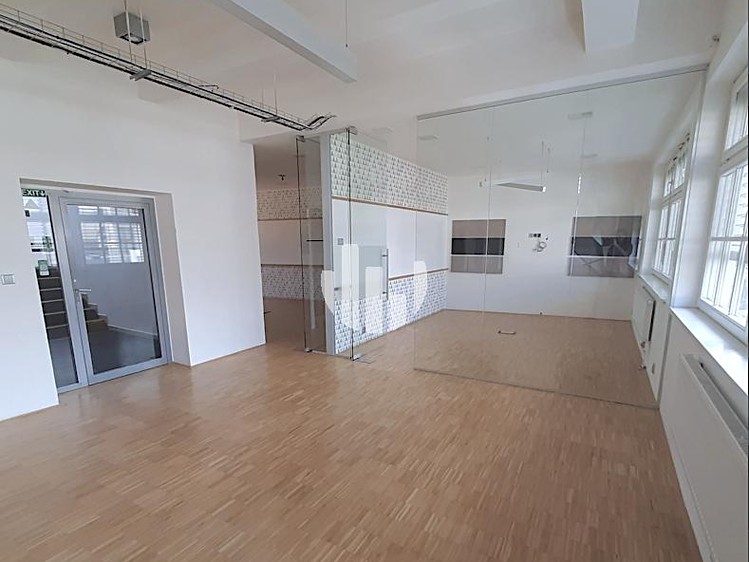 Pronájem komerčního prostoru, 288 m² (4 z 10)