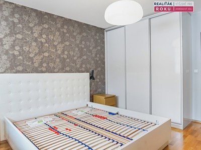 Pronájem bytu 2+1, 56 m² (3 z 9)