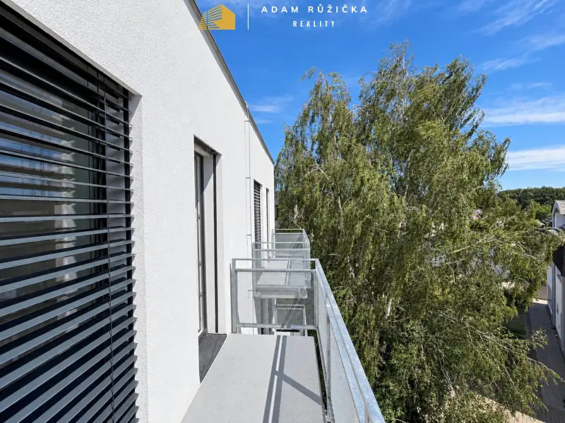 Pronájem bytu 1+kk 37 m², Pardubice – náhled fotky 1