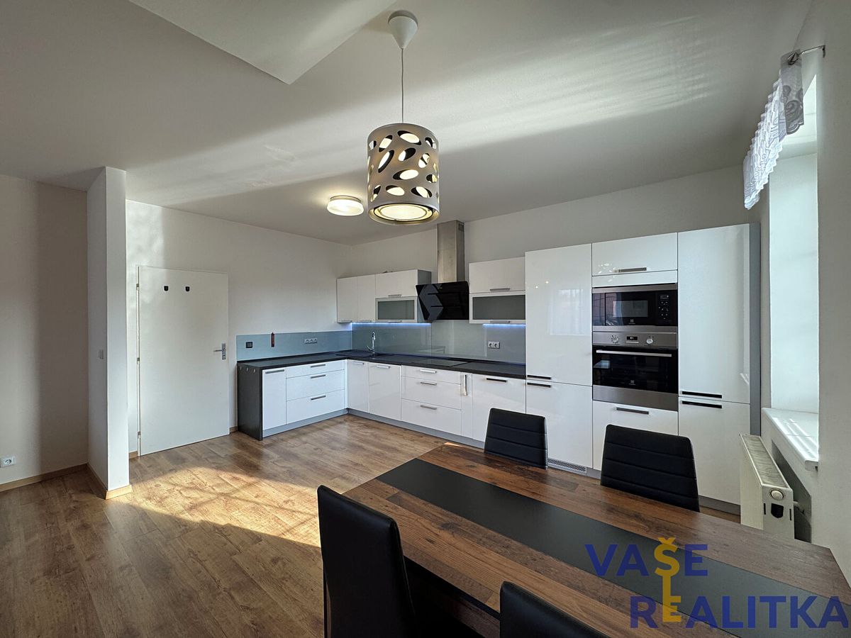 Pronájem bytu 3+kk 95 m²