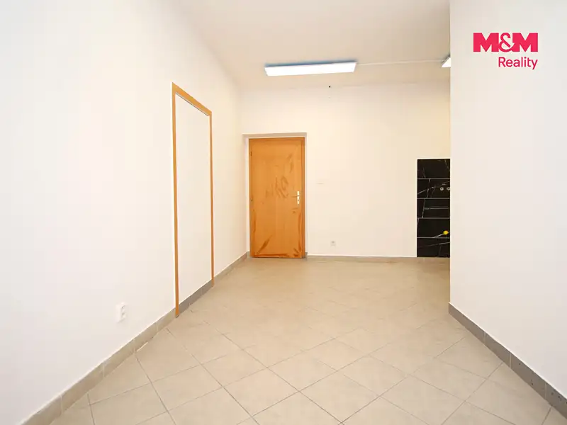 Pronájem obchodního prostoru 24 m², Chlumec nad Cidlinou – náhled fotky 3