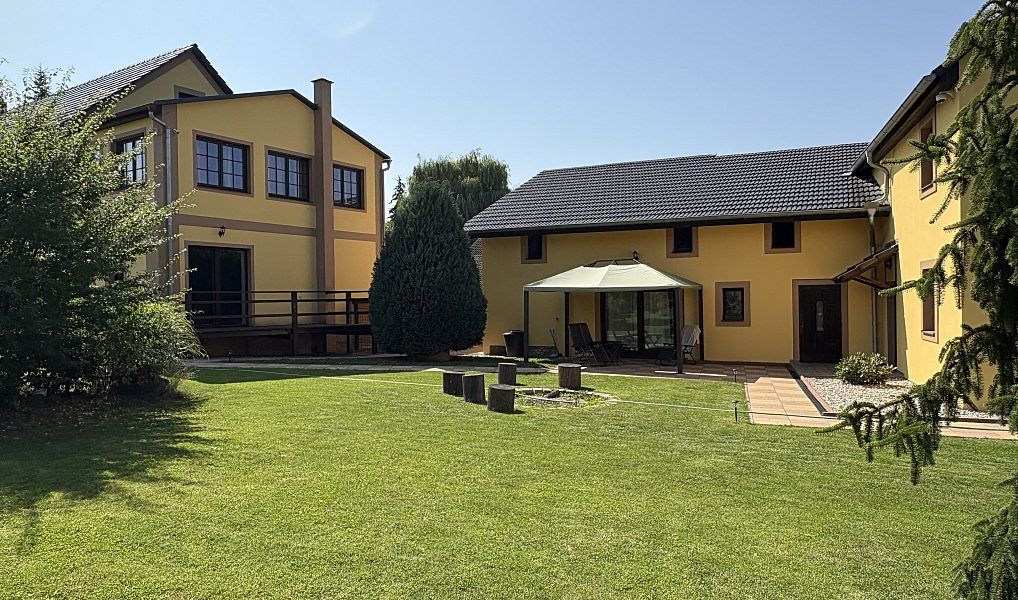 Prodej rodinného domu 800 m², pozemek 4800 m², Svojetín – fotka 1 z 3
