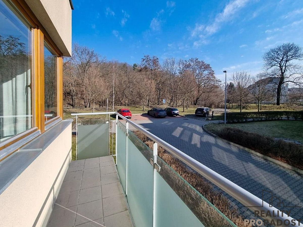 Pronájem bytu 2+kk 74 m² – fotografie 2